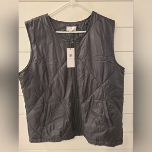 NWT Socialite Women's lightweight Vest